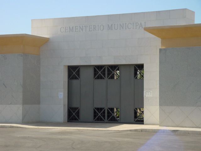 Ayuntamiento: Tanatorio y Cementerio Municipal - El Cuervo de Sevilla